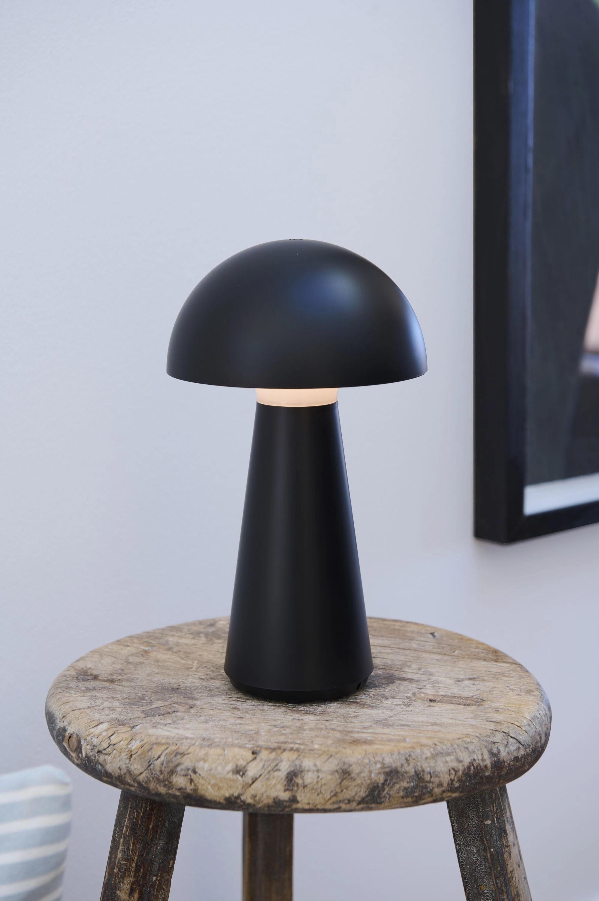Sirius Sam Table Lamp, Black