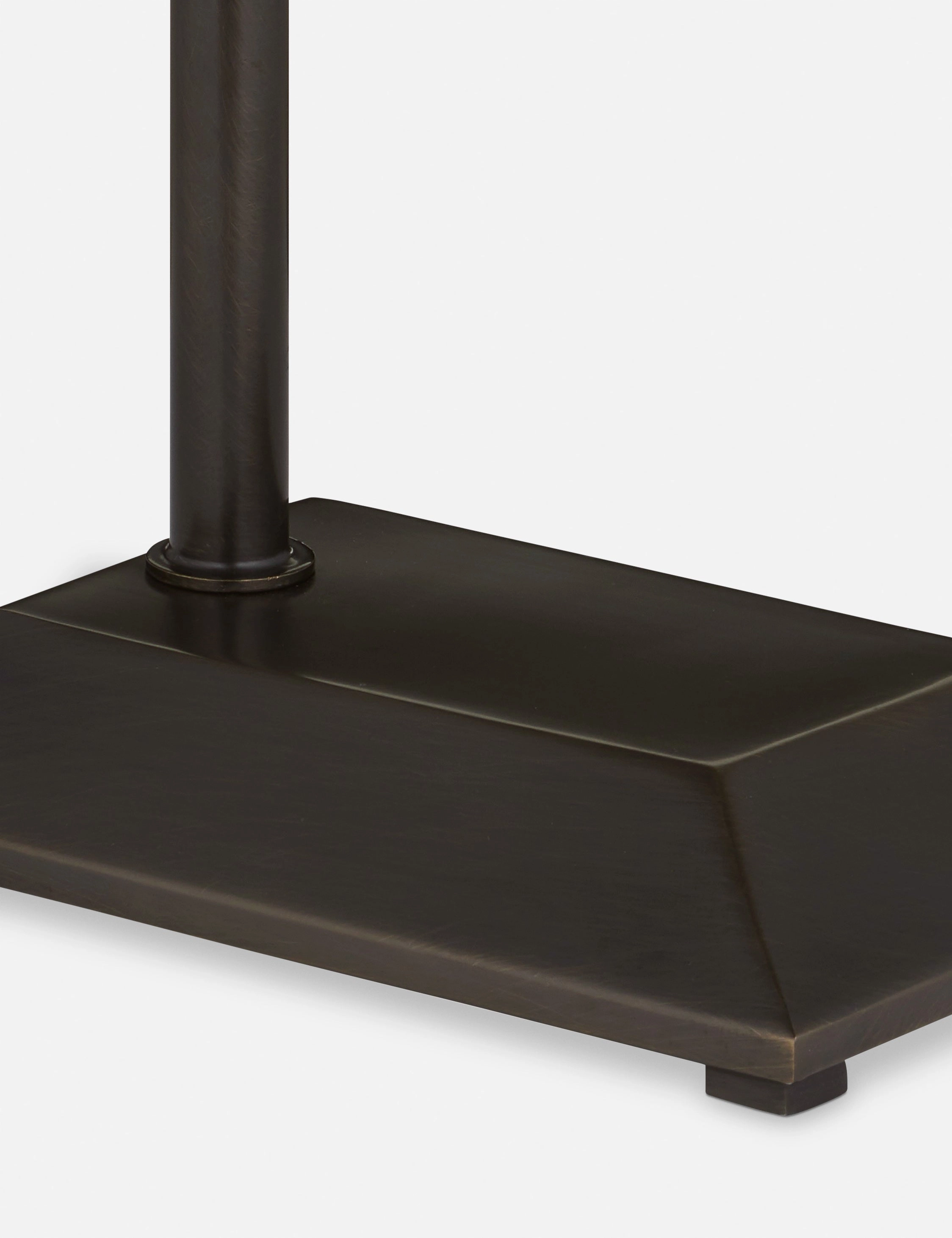 Stern Floor Lamp