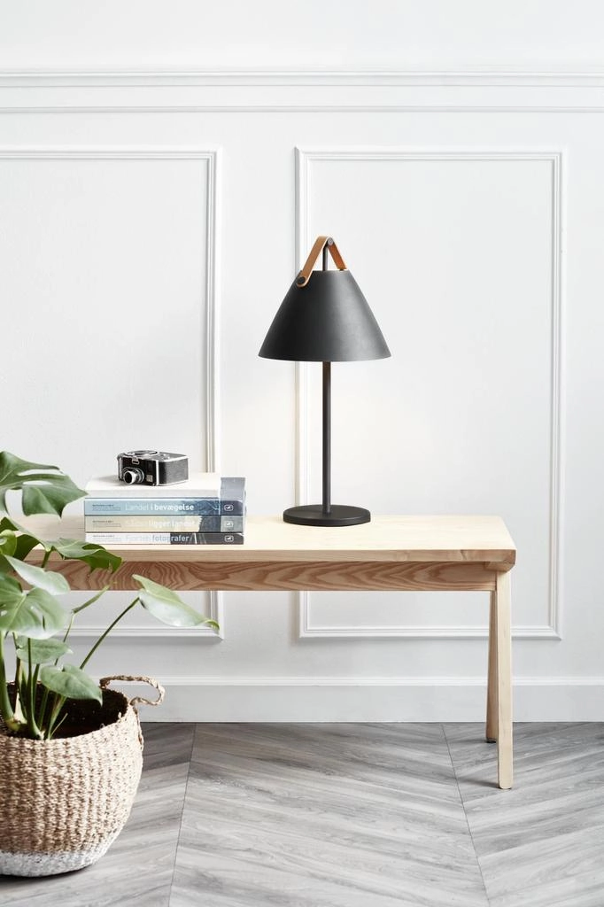 Strap Bordlampe Sort - Design For The People