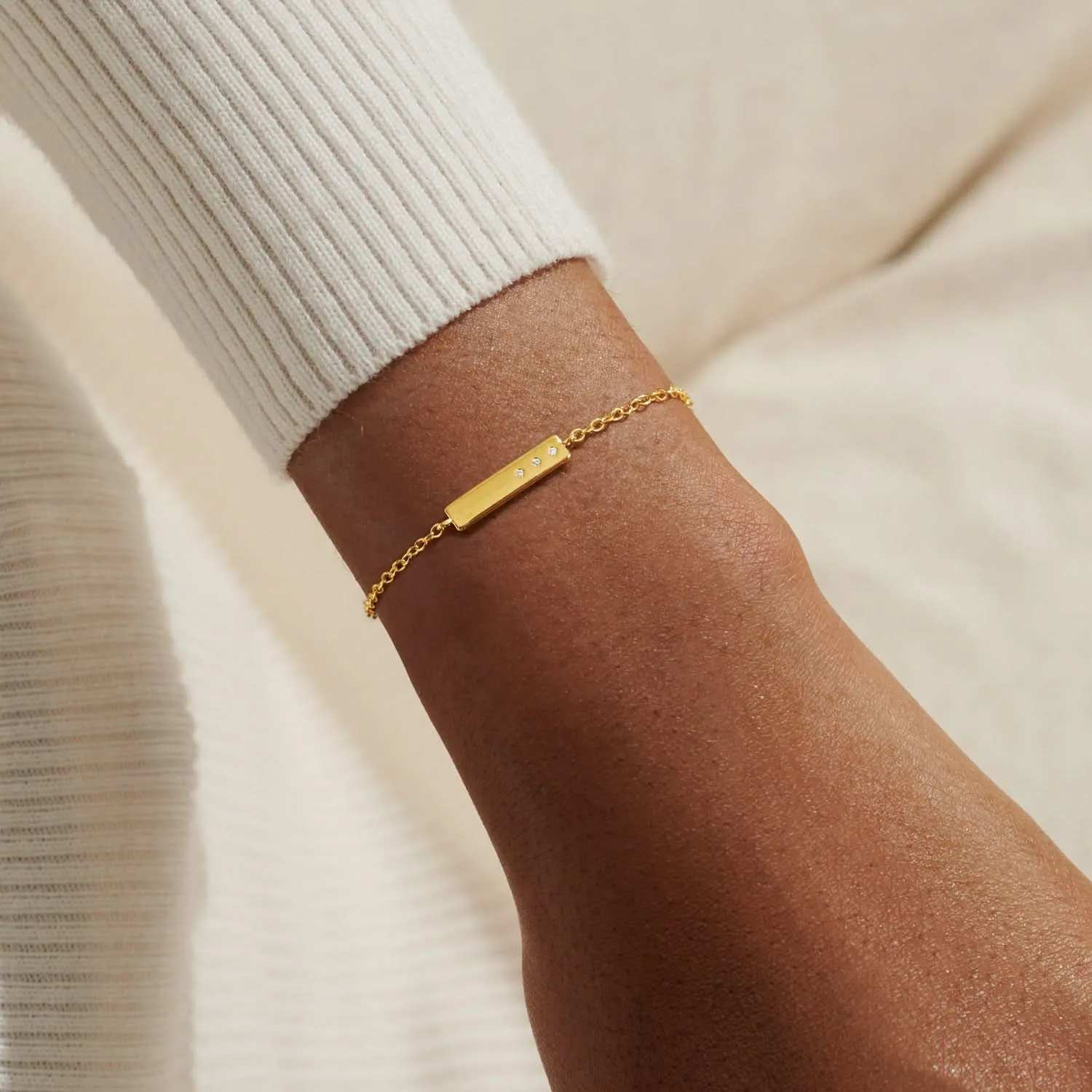 Style Stories Bar Gold Plated Bracelet 7727 Joma Jewellery
