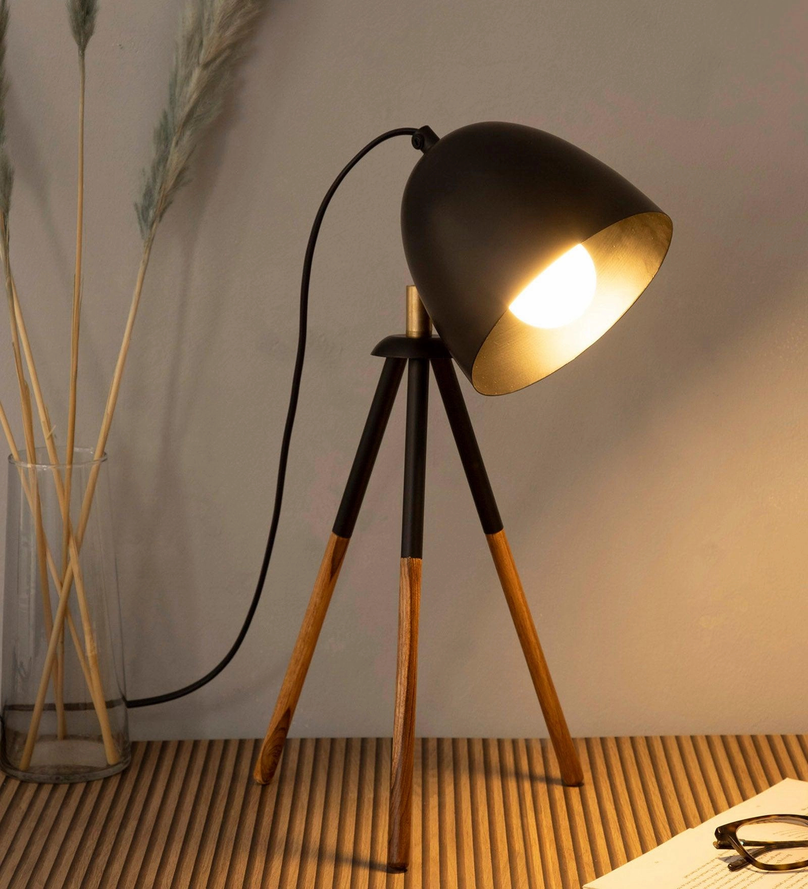 Teak Bud Desk Lamp Black Louis Poulsen chandelier