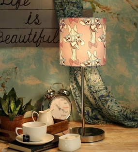 Teasing Giraffe Lamp Louis Poulsen chandelier