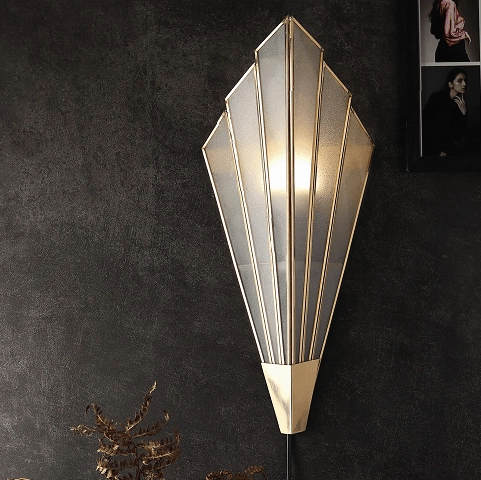 Triangular Abstract Luxe