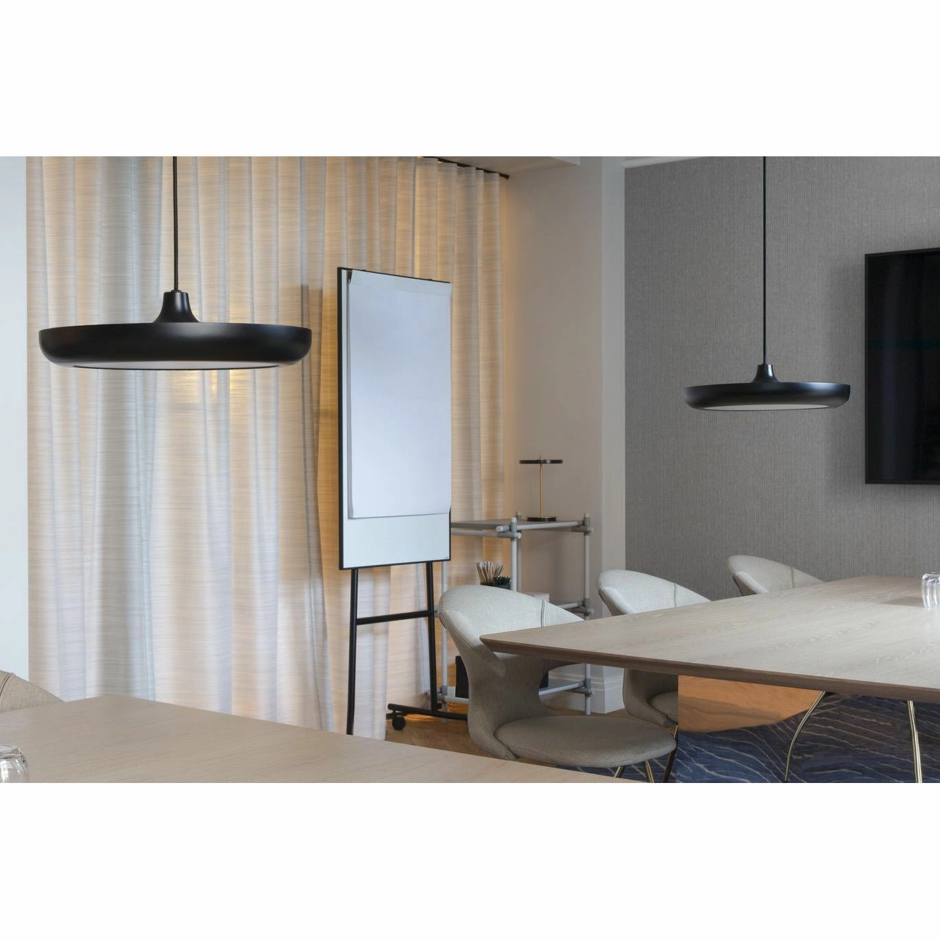 Umage Asteria Move Table Lamp, Black V2