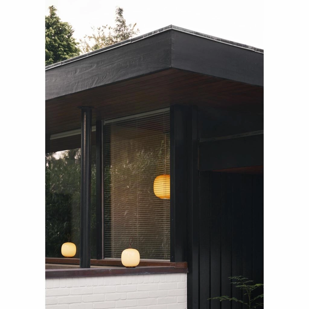VL45 RADIOHUS PORTABLE PALE YELLOW GLAS