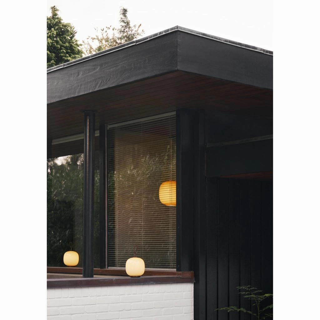 VL45 RADIOHUS PORTABLE PALE YELLOW GLAS