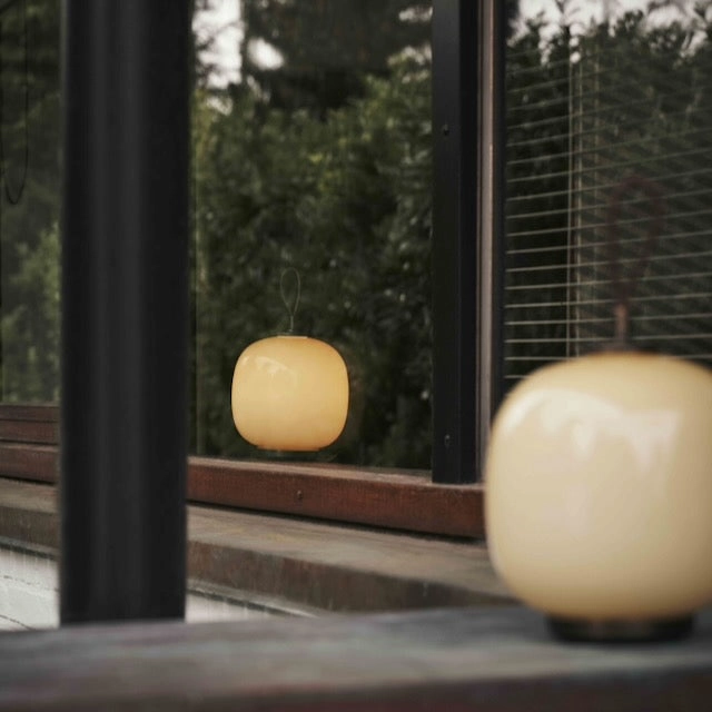 VL45 RADIOHUS PORTABLE PALE YELLOW GLAS