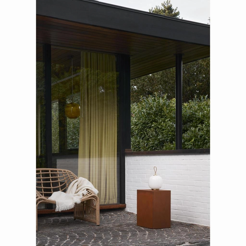 VL45 RADIOHUS PORTABLE WHITE OPAL GLAS