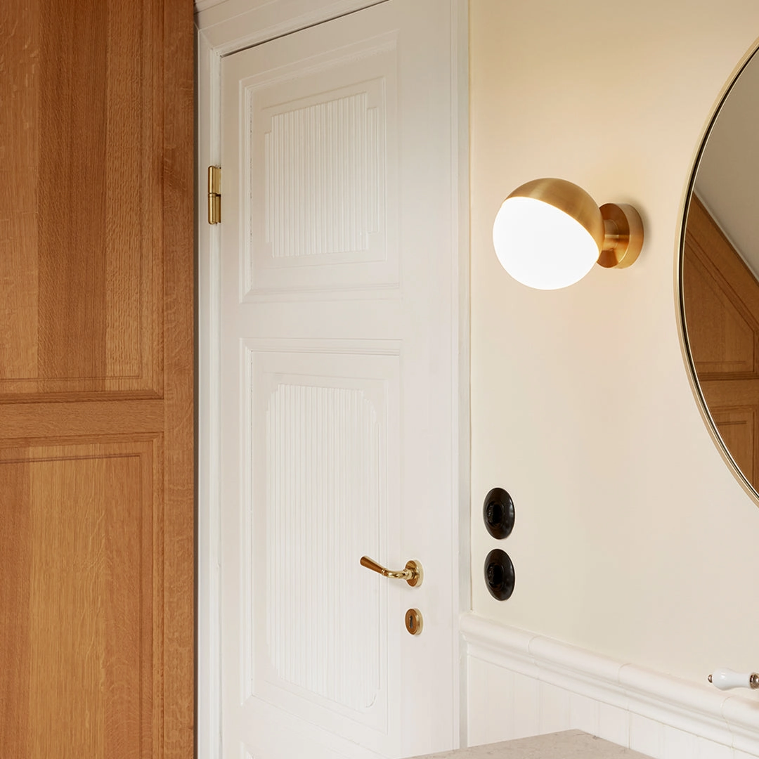 VL Studio Wall Light