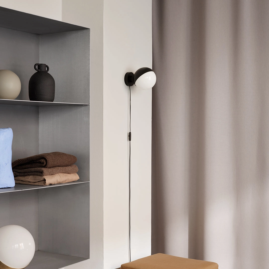 VL Studio Wall Light