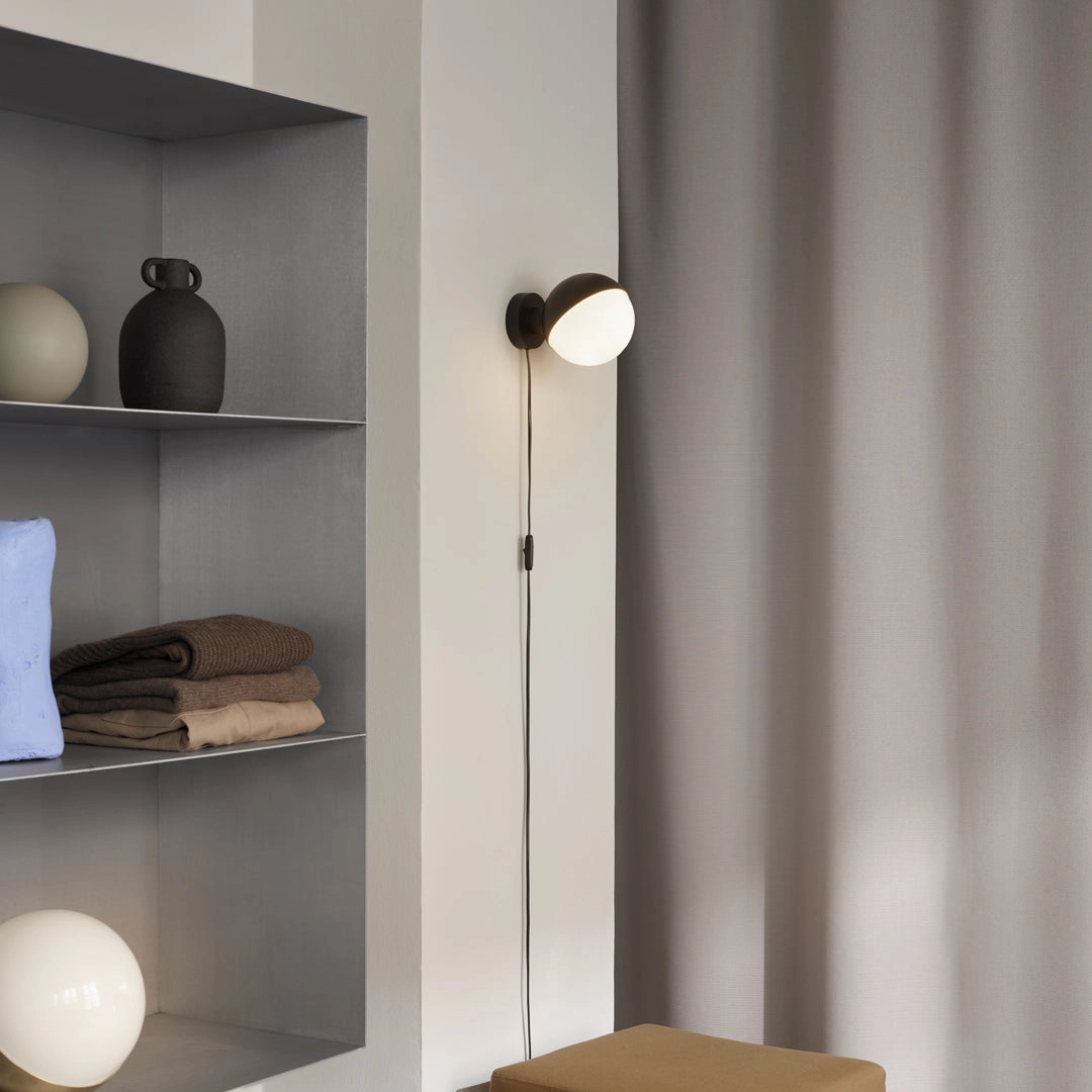 VL Studio Wall Light